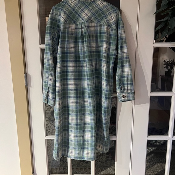 M/L blue Long shacket - Picture 2 of 2